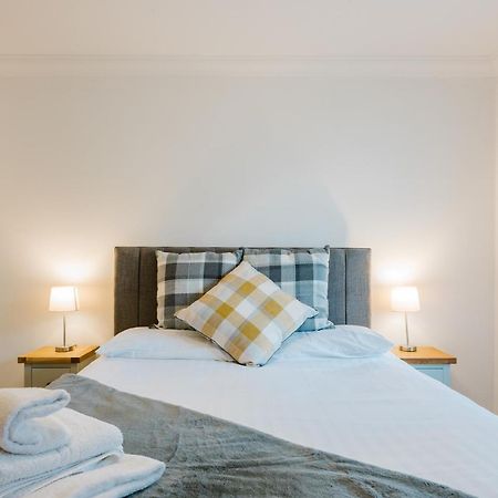 05Th Residence Of Lord Avenue Sleeps Five People ノーザンプトン エクステリア 写真
